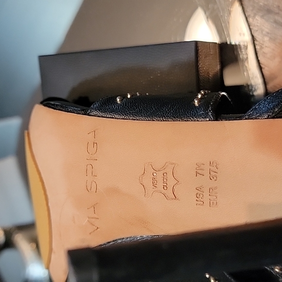 VIA Spiga ,black leather ,caged with gold studs , 37.5 . - Picture 7 of 11